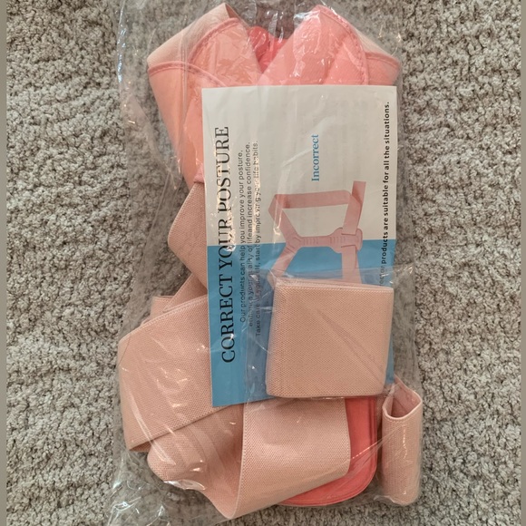 NEW Posture Corrector for Women, Adjustable Upper Back Brace in Pink Size Large - Picture 3 of 10